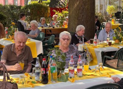 Gemütliches Beisammensein der Bewohner Gemütliches Beisammensein der Bewohner
